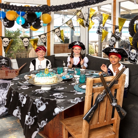 Idée de décoration sur le thème pirates pour une fête d'anniversaire